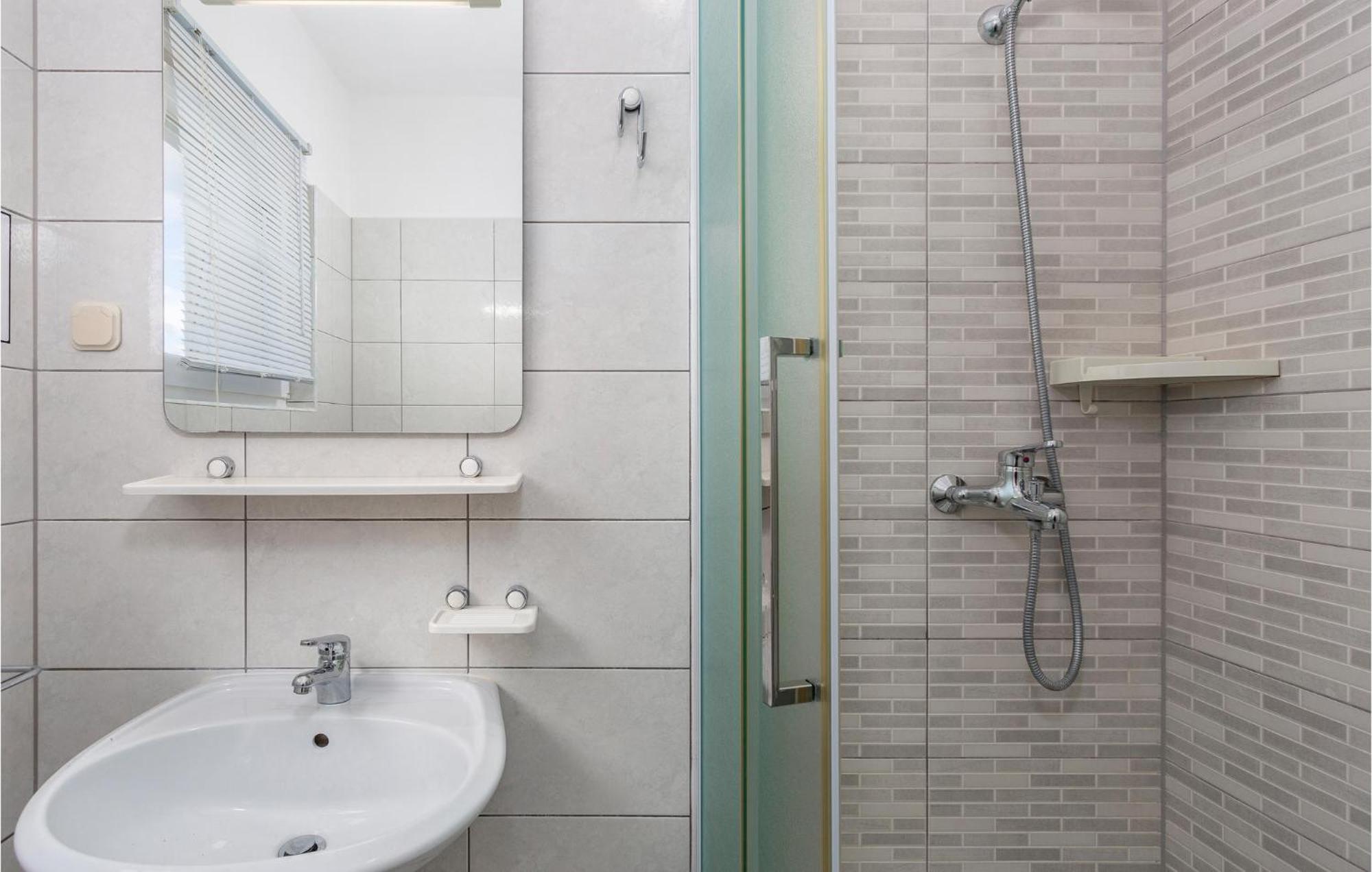 Beautiful Apartment In Pinezici With Wifi Zewnętrze zdjęcie
